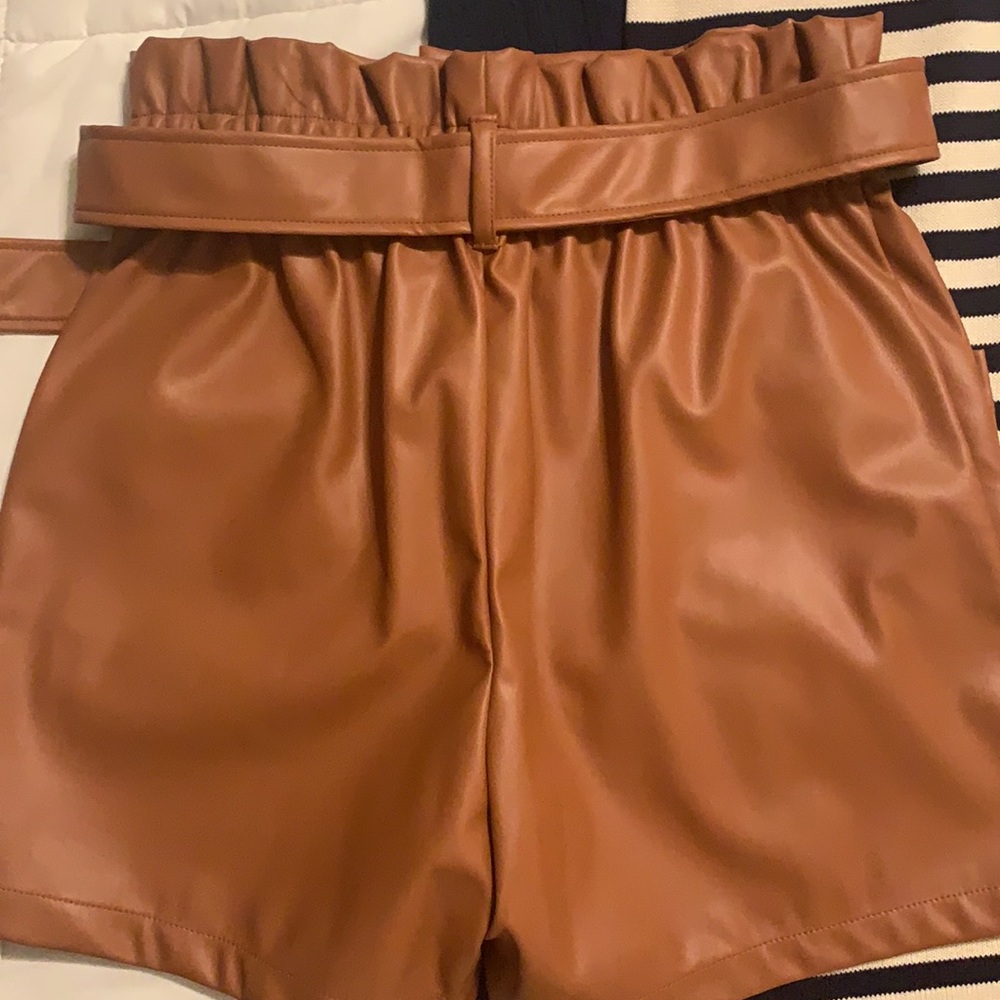 Kelly Roland Just Fab Cute Pleather Shorts - Picture 3 of 6